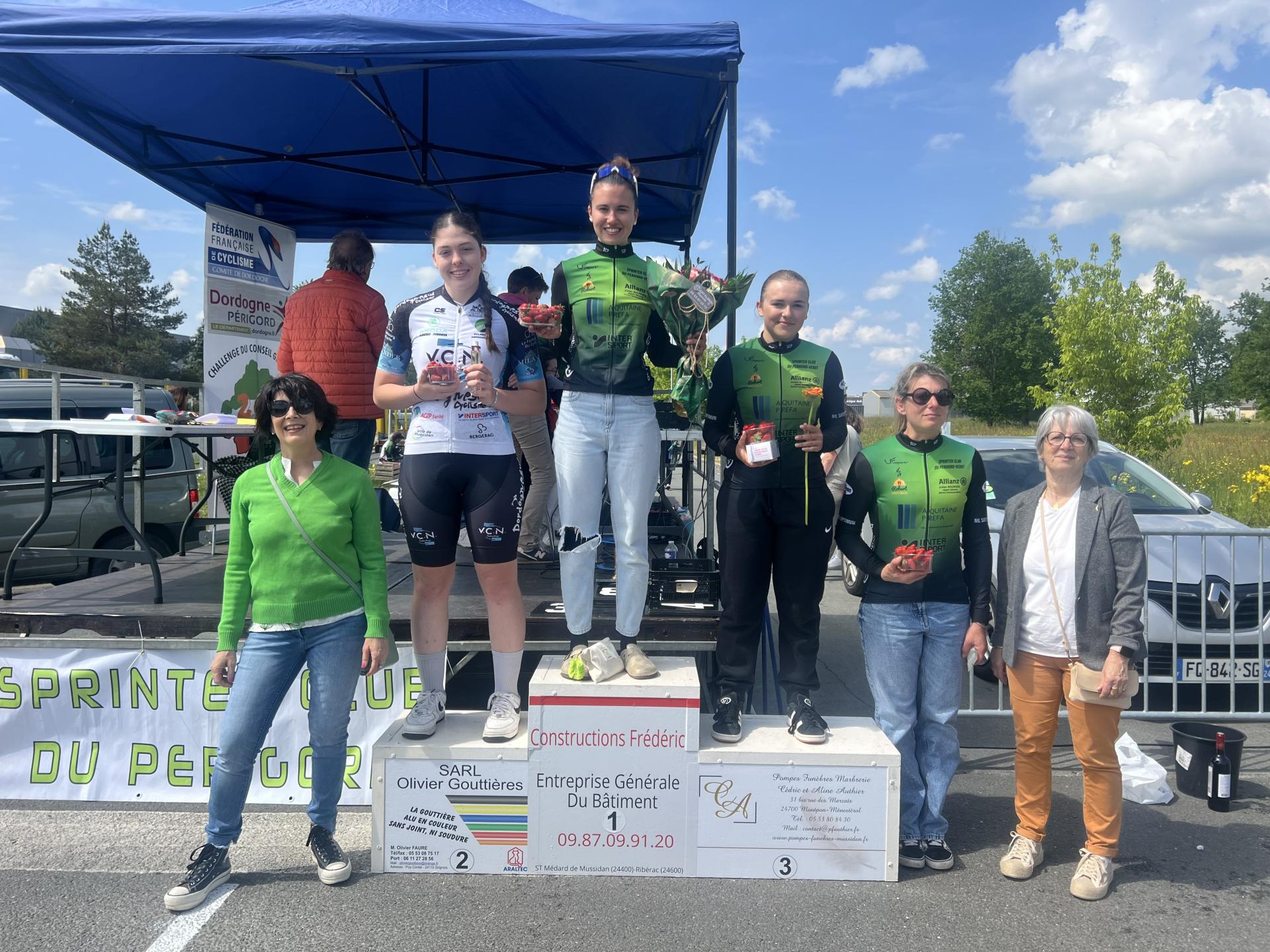 Podium access fille very